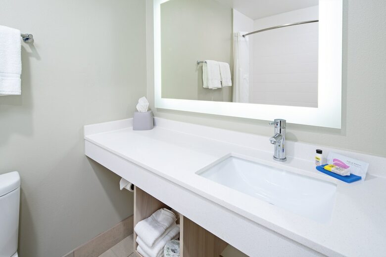 Hotel Holiday Inn Express& Suites Watsonville