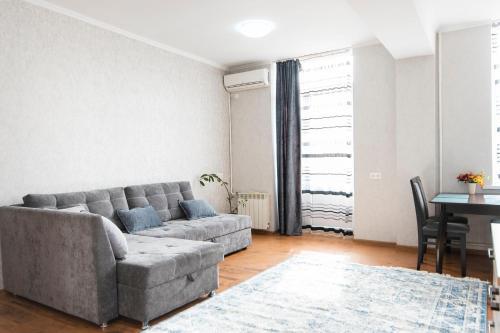 Comfortable Apartment In The Golden Square.