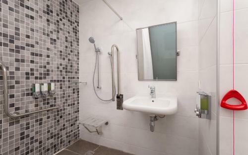 Hotel Hampton By Hilton Astana Triumphal Arch
