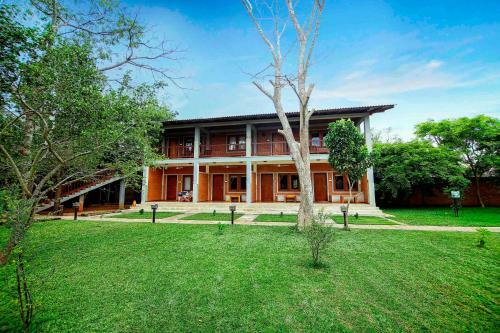 Hotel Habarana Lake Resort