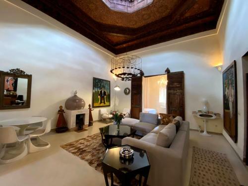 Hostal Maison Du Tresor