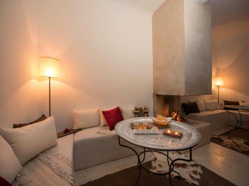 Hostal Room In Bb - Suite Atlas In Luxurious Riad - Marrakech