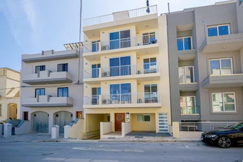 Summer Breeze Apartment With Panoramic Terrace - By Getawaysmalta