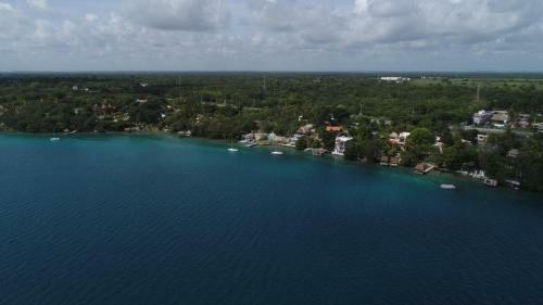 Apartamento 3br Private Lagoon Front House With Deck And Kayaks