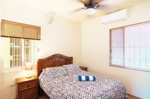 Apartamento Lovely Beachfront Condo In Playa - Steps To 5th Ave!