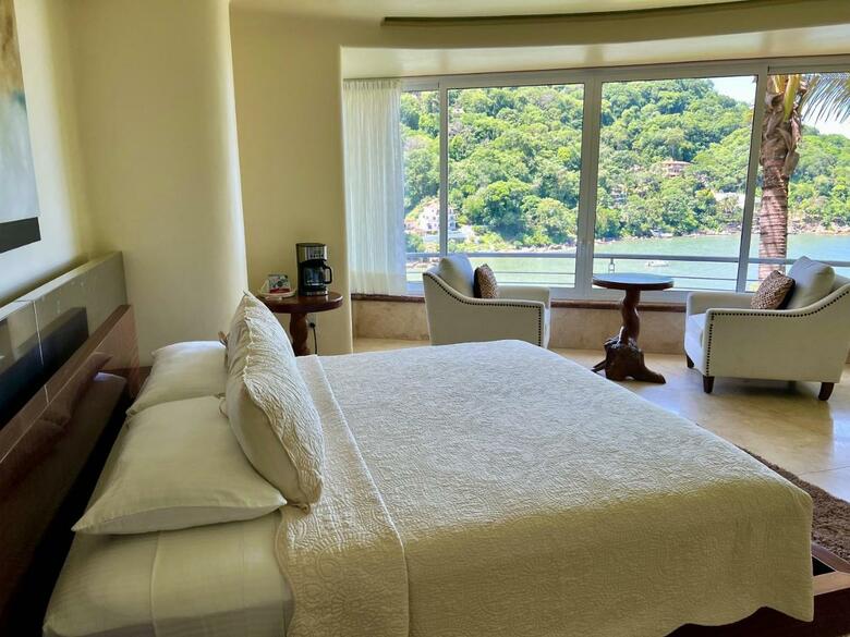 Ocean Frontage Cottage