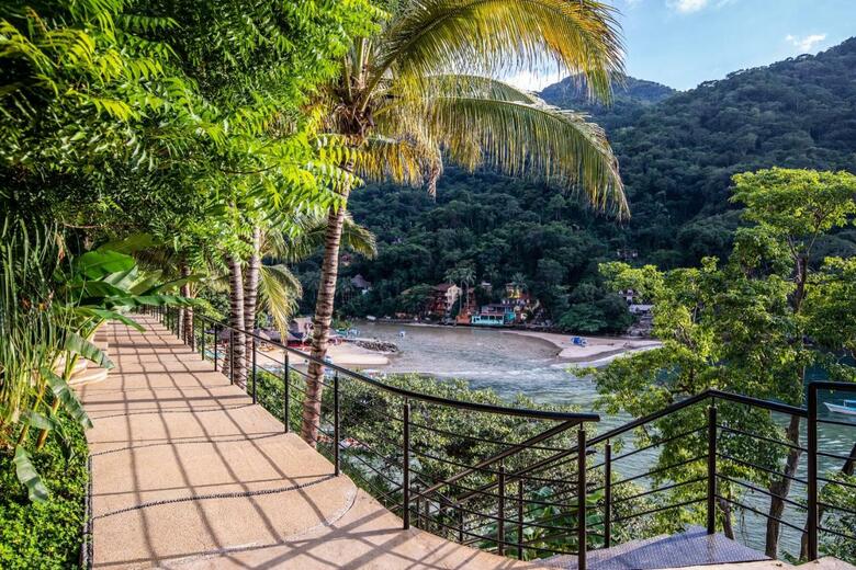 Ocean Frontage Cottage