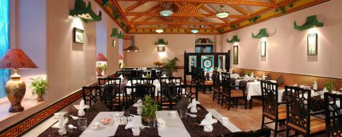 Hotel Welcome Heritage Noor-us-sabah Palace