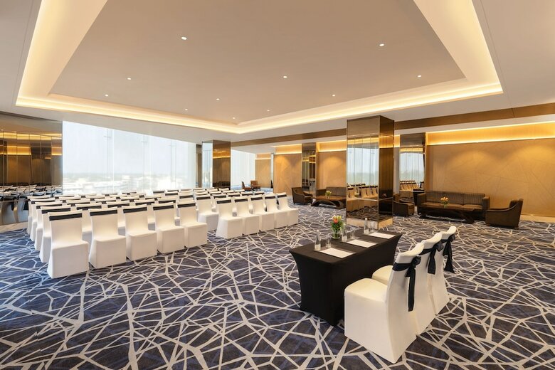 Hotel Courtyard By Marriott Bhopal