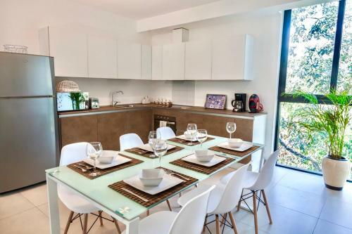 3 Bedrooms Penthouse With Private Rooftop