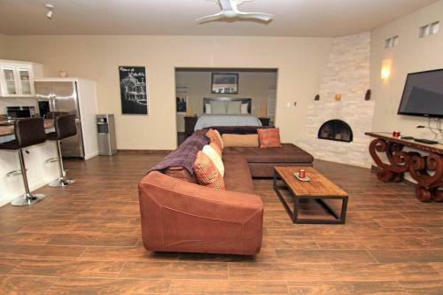 Apartamento 4a - Beautiful Condo, 2 Pools, Steps To Cerritos Beach