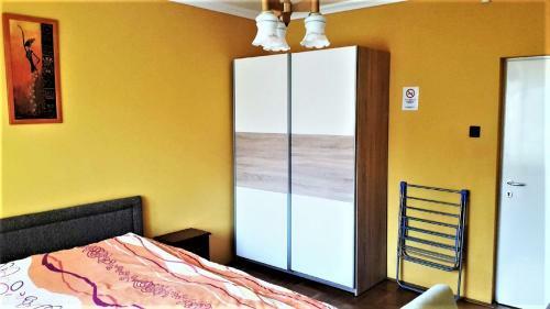 Bed & Breakfast Alex's Apartman & Panzi�