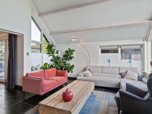 Attractive Holiday Home In Pijnacker With Private Garden