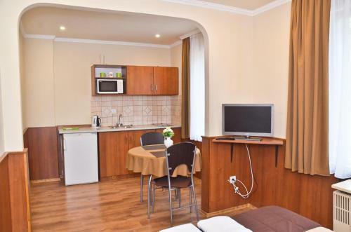 Albergue M�dia Panzi� �s Apartmanh�z