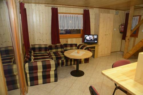 Lodge Dar�zshegyi Apartmanh�z