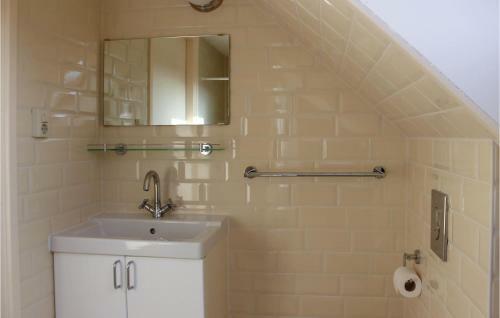 Three-bedroom Holiday Home In Tzummarum