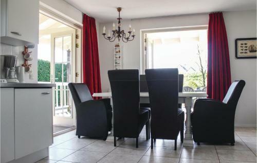 Four-bedroom Holiday Home In Wemeldinge