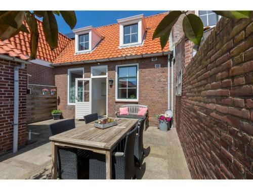 Charming Cottage In Westkapelle With Perfect Location
