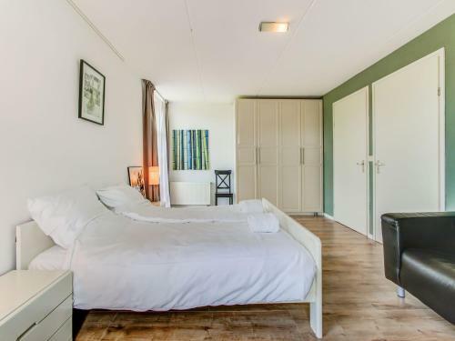 Peaceful Holiday Home In Zeewolde With Garden