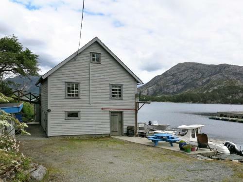 Holiday Home Risnes Sj�bu - Fjs132