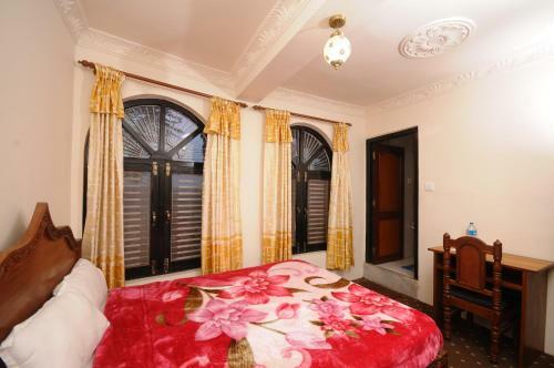 Hostal Room In Bb - Spacious Double Room - Hotel Manohara Pvt Ltd