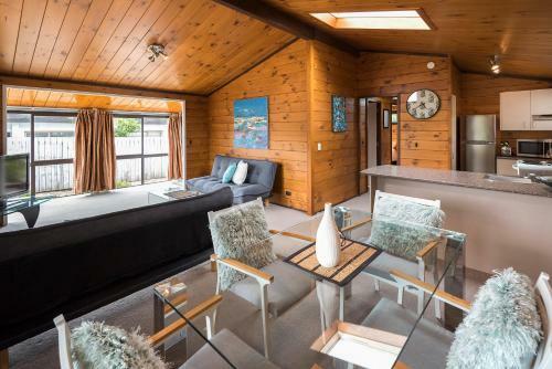 Sea-batical - Auckland Holiday Home