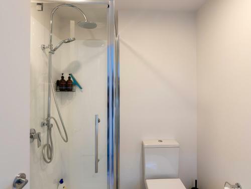 Apartamento Brand New! Spacious Studio Apt, Pool, Gym & Sauna