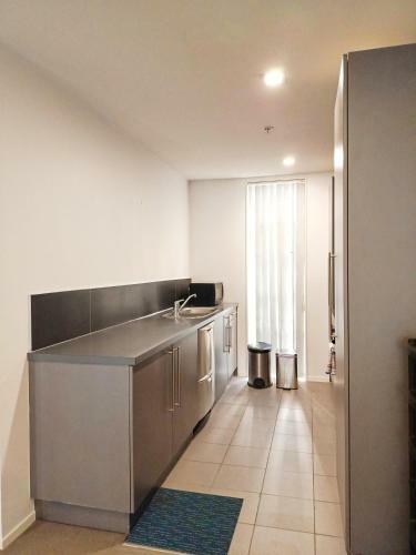 Two Bedroom City Apartment At Handy Location