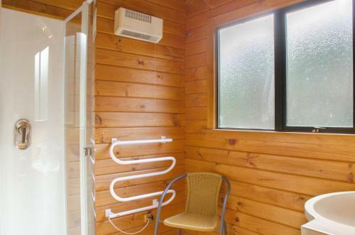 Alpine On Oregon - Hanmer Springs Holiday Home