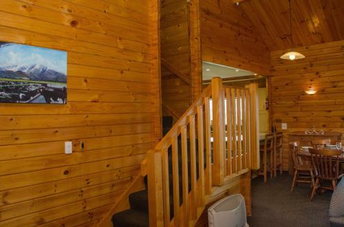 Alpine On Oregon - Hanmer Springs Holiday Home