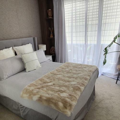 Irresisitible Innercity Townhouse