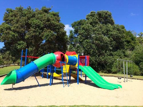 Onetangi Bay Views - Onetangi Holiday Home