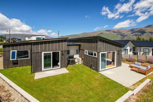 Kirimoko Retreat - Wanaka Holiday Home