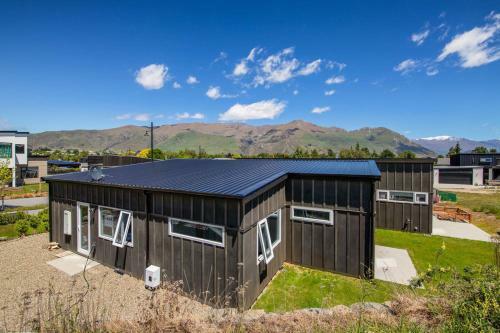 Kirimoko Retreat - Wanaka Holiday Home