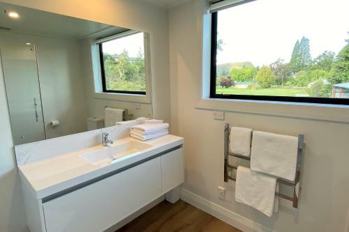 Newly Renovated Tranquillity On Stone Street