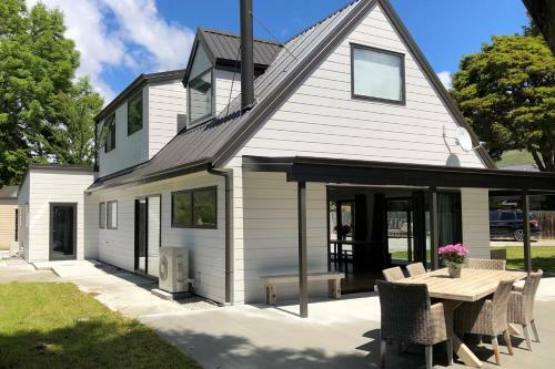 Newly Renovated Tranquillity On Stone Street