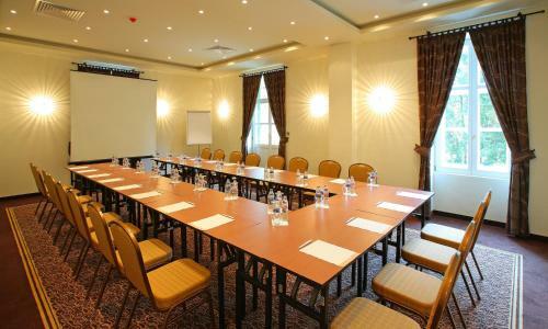 Ipoly Residence - Executive Hotel Suites