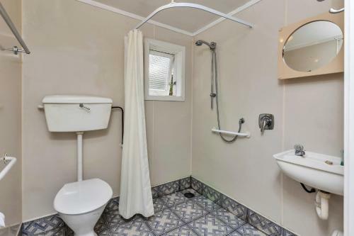 The Bourne Sanctuary - Russell Holiday Home