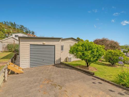 The Windsor Bach - Tairua Holiday Home