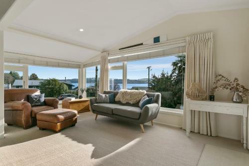 Rainbow Point Escape - Taupo Holiday Home
