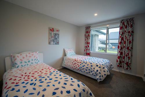 Relax On Rodeo - Te Anau Holiday Home