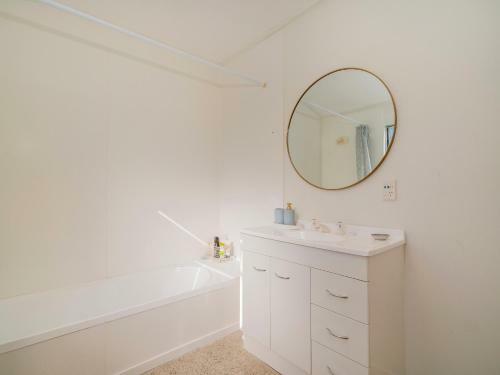 The Weka Bach - Whangamata Holiday Home