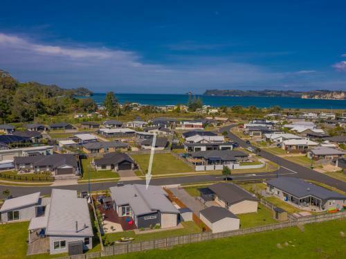 Modern Beach Pad - Whitianga Holiday Home