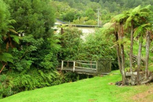 Bed & Breakfast Little Paradise & Petting Farm