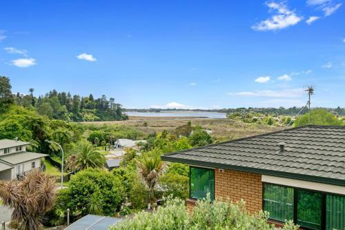The Castle - Tauranga Holiday Home