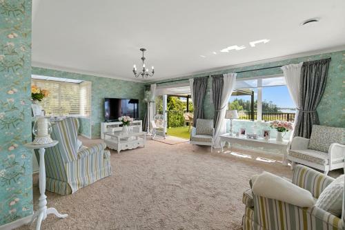 The Castle - Tauranga Holiday Home