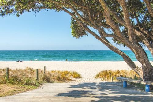 Rooftop Retreat - Mount Maunganui Holiday Home
