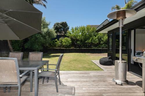 Serene Spacious And Sunny, Moments To The Beach