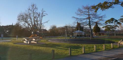 Rose Apartments Unit 5 Central Rotorua- Accommodation & Spa