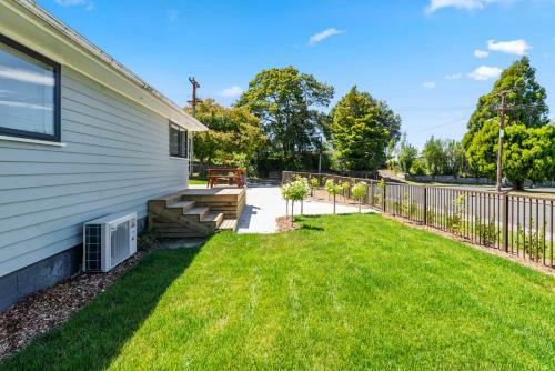 Weka Bungalow - Rotorua Holiday Home